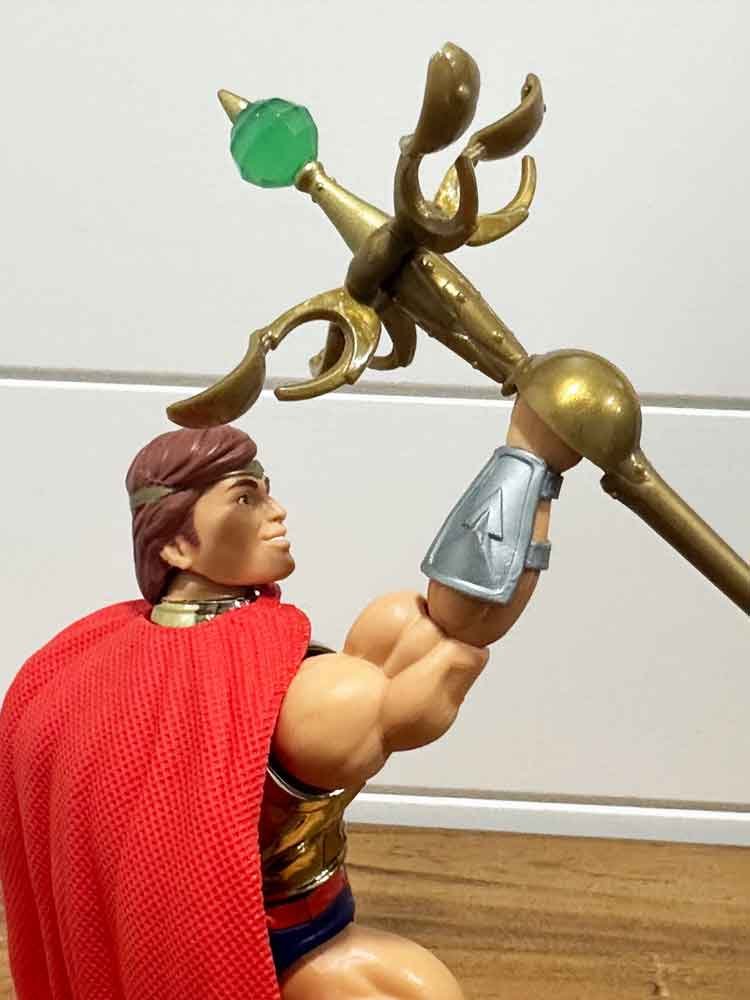 He-Ro-MOTU-Origins-Mattel-Creations-exclusive-action-pose-6