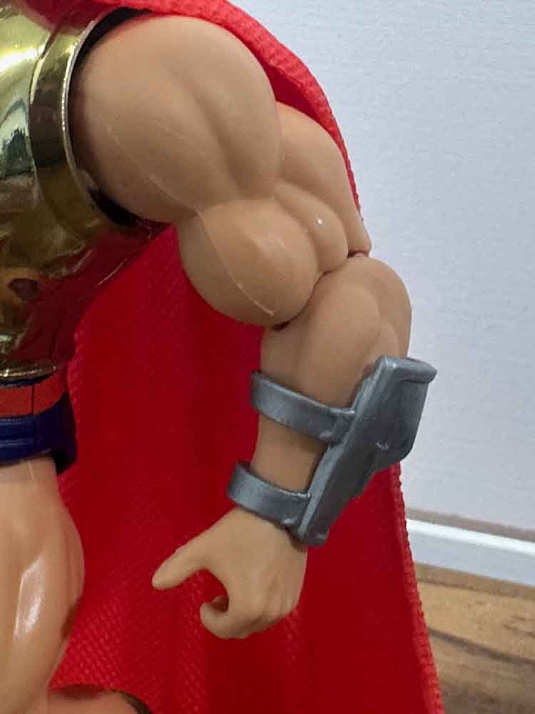 He-Ro-MOTU-Origins-Mattel-Creations-exclusive-left-arm