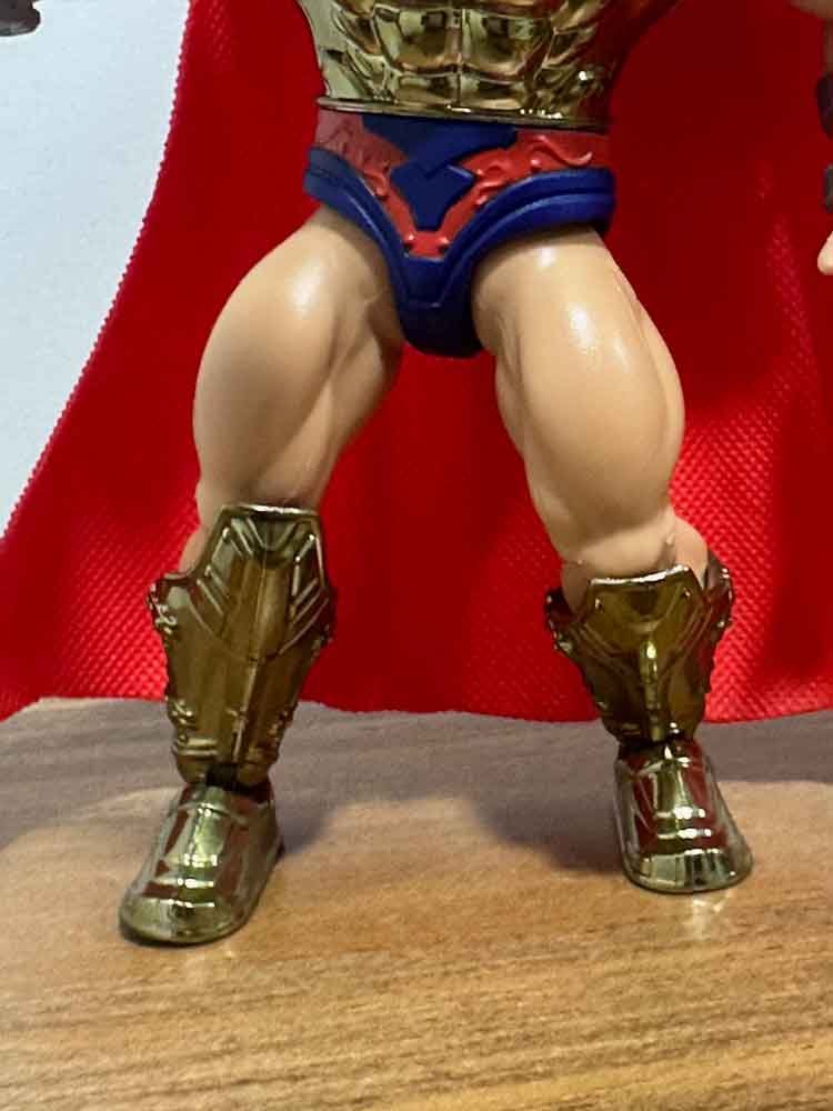 He-Ro-MOTU-Origins-Mattel-Creations-exclusive-legs-front