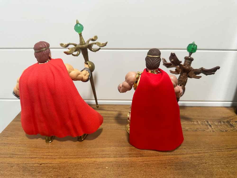 He-Ro-MOTU-Origins-vs-Super7-rear