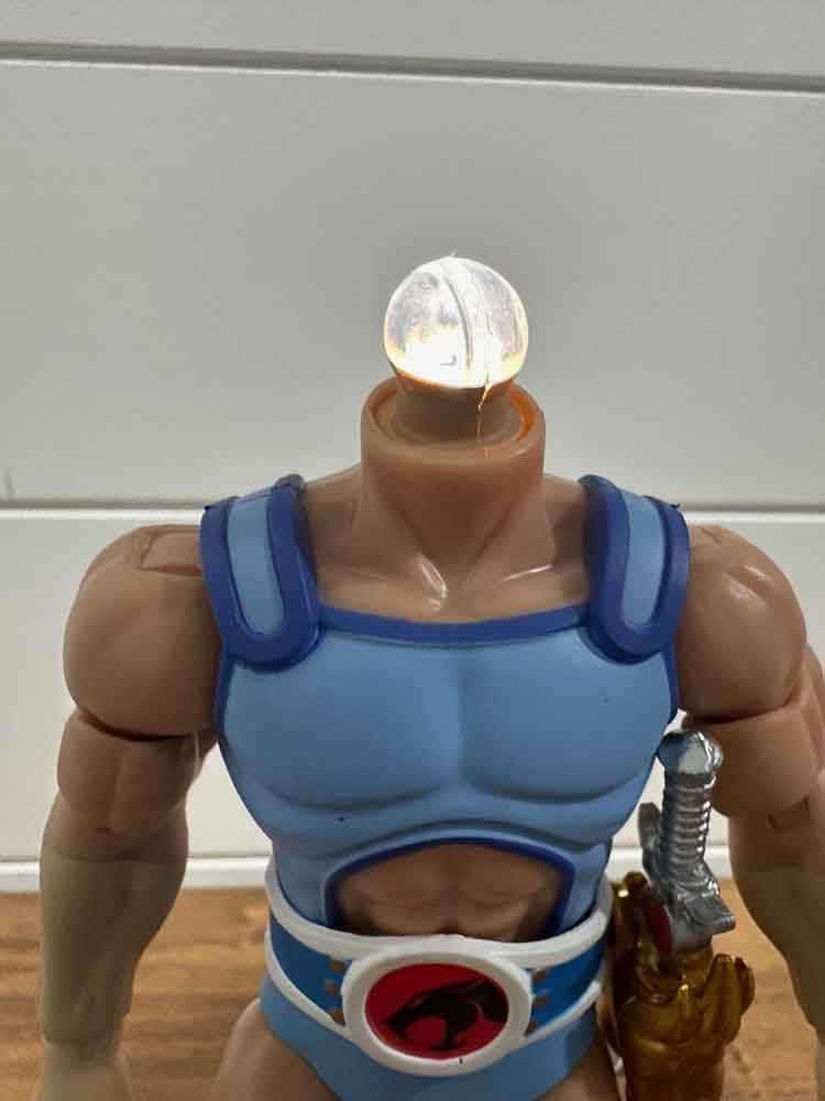 Light-Up-Eyes-Lion-O-Super7-ThunderCats-Ultimates-bulb