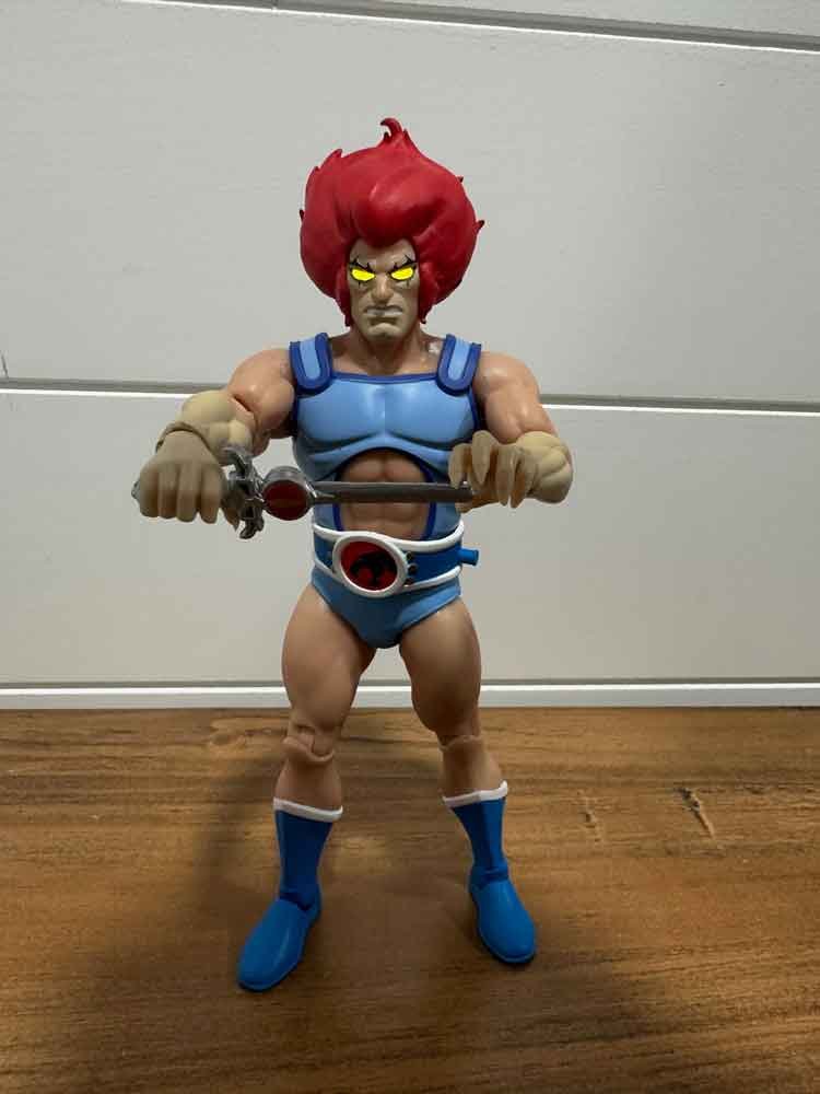 Light-Up-Eyes-Lion-O-Super7-ThunderCats-Ultimates-head-with-clear-eyes