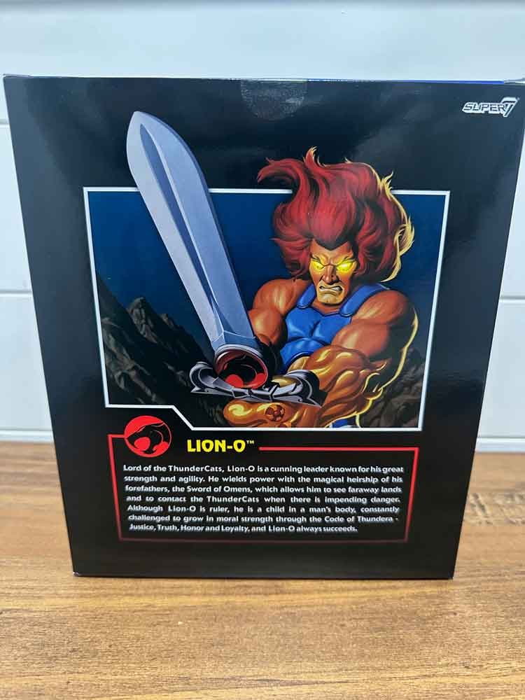 Light-Up-Eyes-Lion-O-Super7-ThunderCats-Ultimates-package-rear
