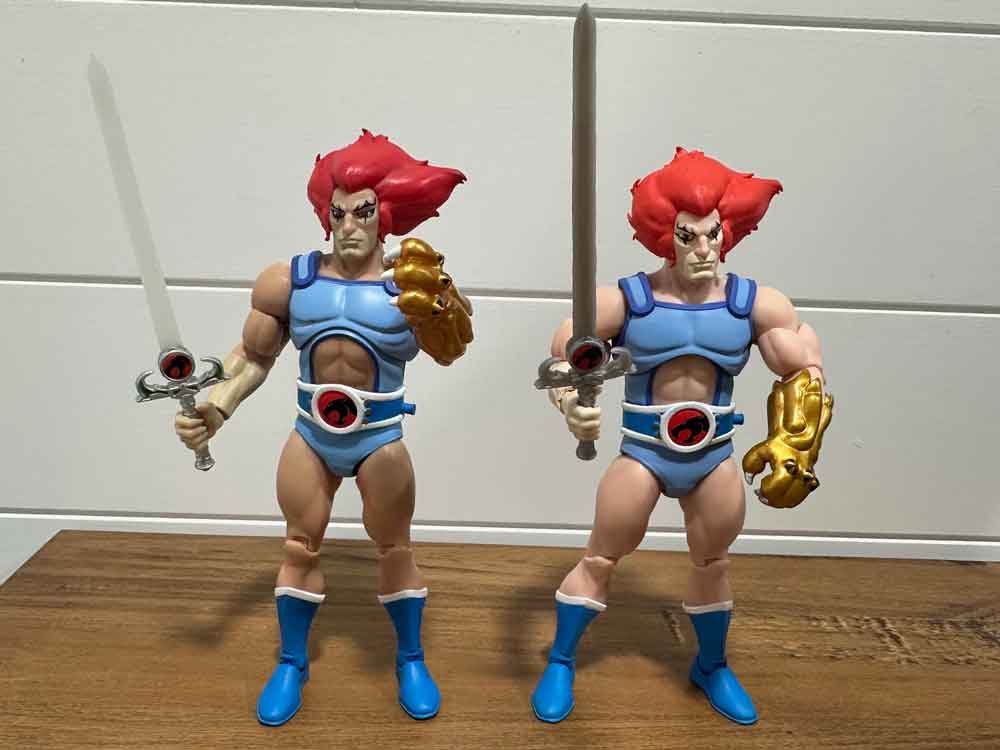 Light-Up-Eyes-Lion-O-Super7-ThunderCats-Ultimates-vs-Deluxe-front