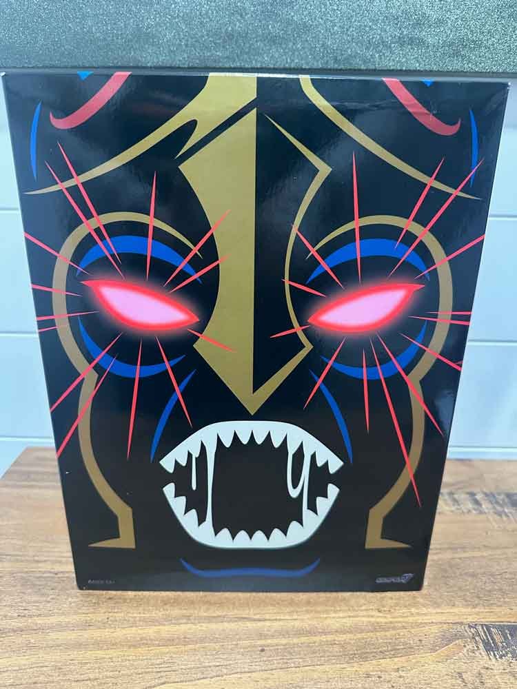Light-Up-Eyes-Mumm-Ra-Super7-ThunderCats-Ultimates-outter-sleeve-front