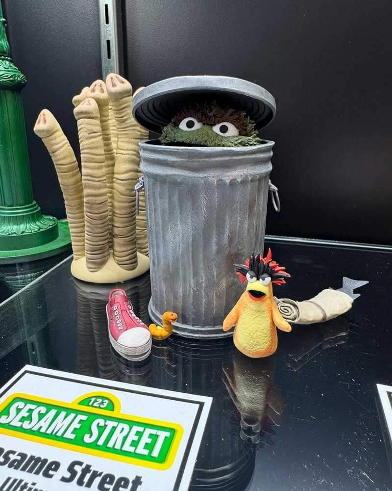 Neca-Sesame-Street-Odcar-the-Grounch-NY-Toy-Fair-2025-2