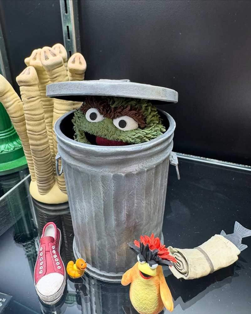 Neca-Sesame-Street-Odcar-the-Grounch-NY-Toy-Fair-2025-3