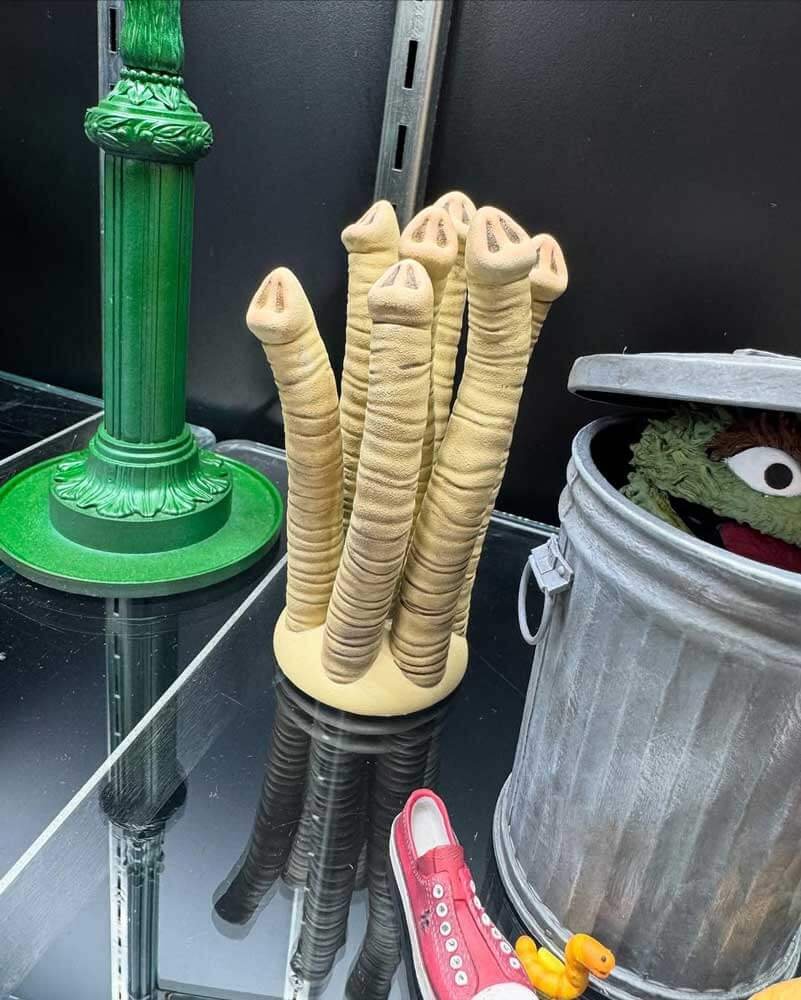 Neca-Sesame-Street-Odcar-the-Grounch-NY-Toy-Fair-2025-4