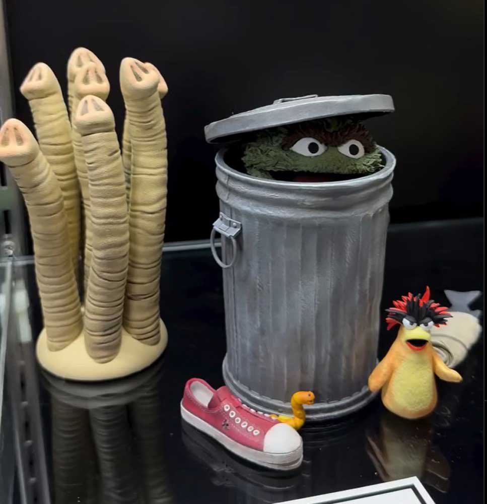 Neca-Sesame-Street-Odcar-the-Grounch-NY-Toy-Fair-2025