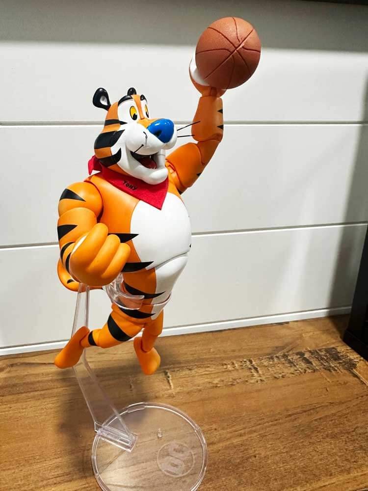Tony-the-Tiger-Jada-Toys-action-pose-8