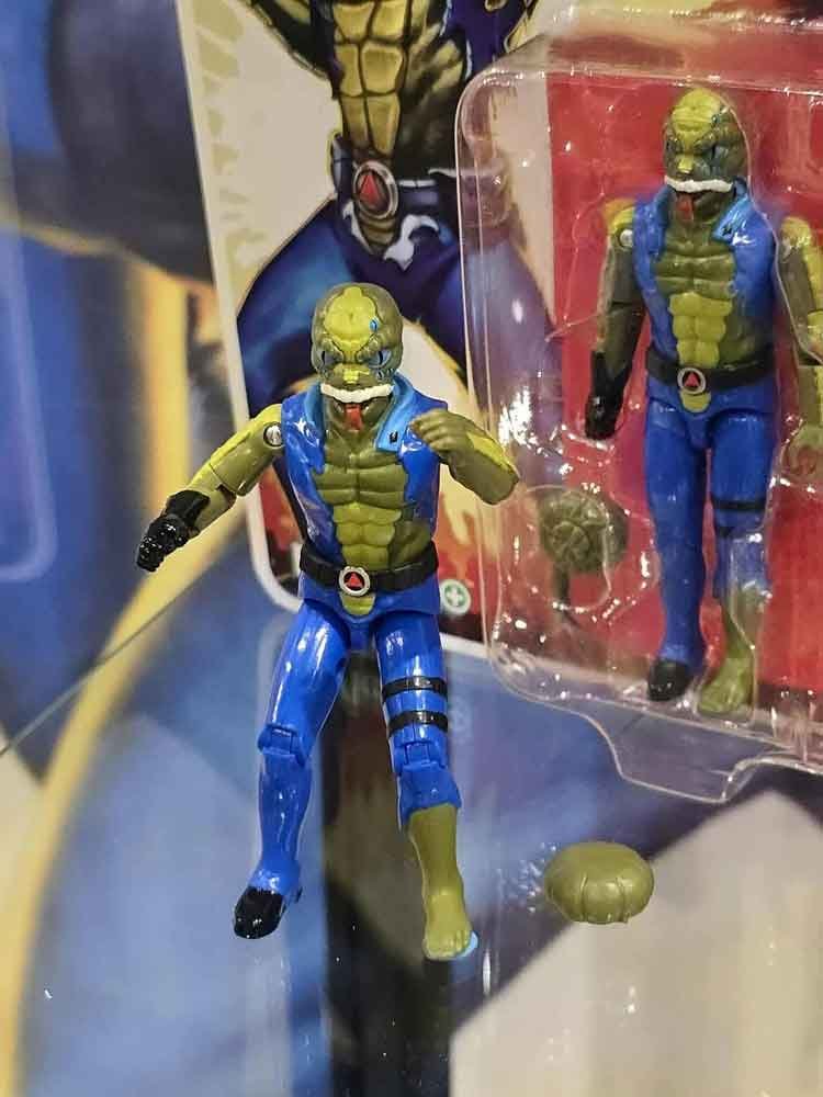 GI-Joe-Cobra-Commander-(Once-a-Man)-ReAction+-Figure-booth-images-3