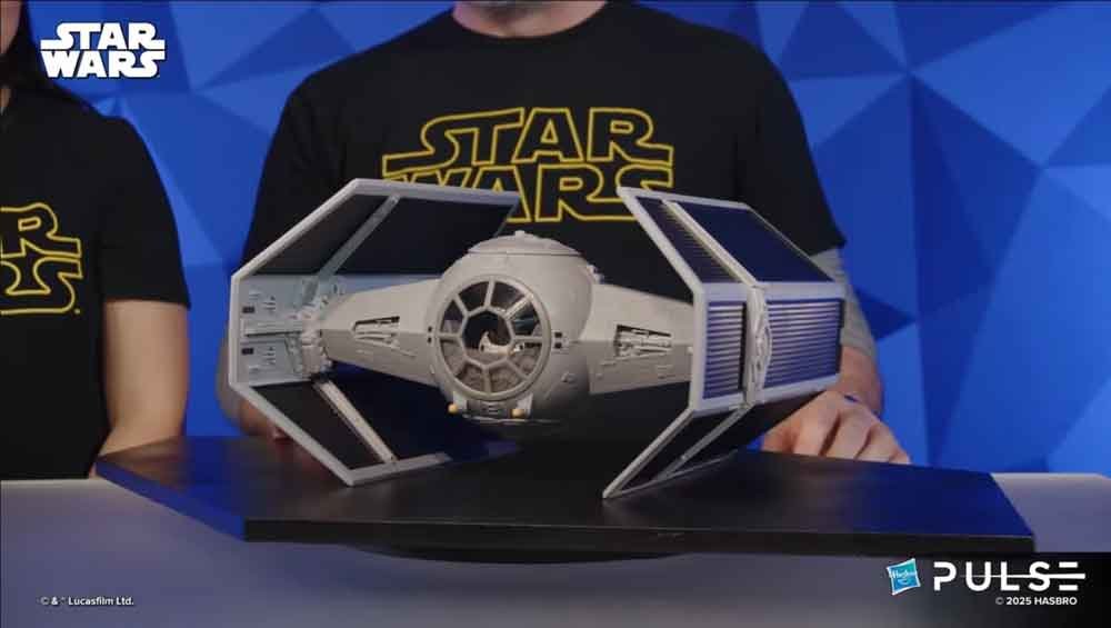 Star-Wars-VTC-Darth-Vader's-Tie-Fighter-Fanstream-1