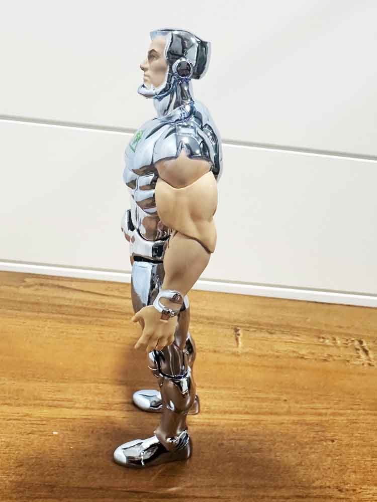 Steelwill-Vac-Metal-Silverhawks-Super7-Ultimates-IH-left