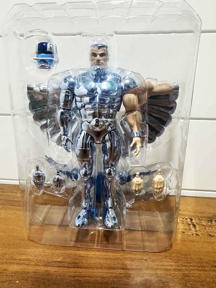 Steelwill-Vac-Metal-Silverhawks-Super7-Ultimates-IH-pack-out