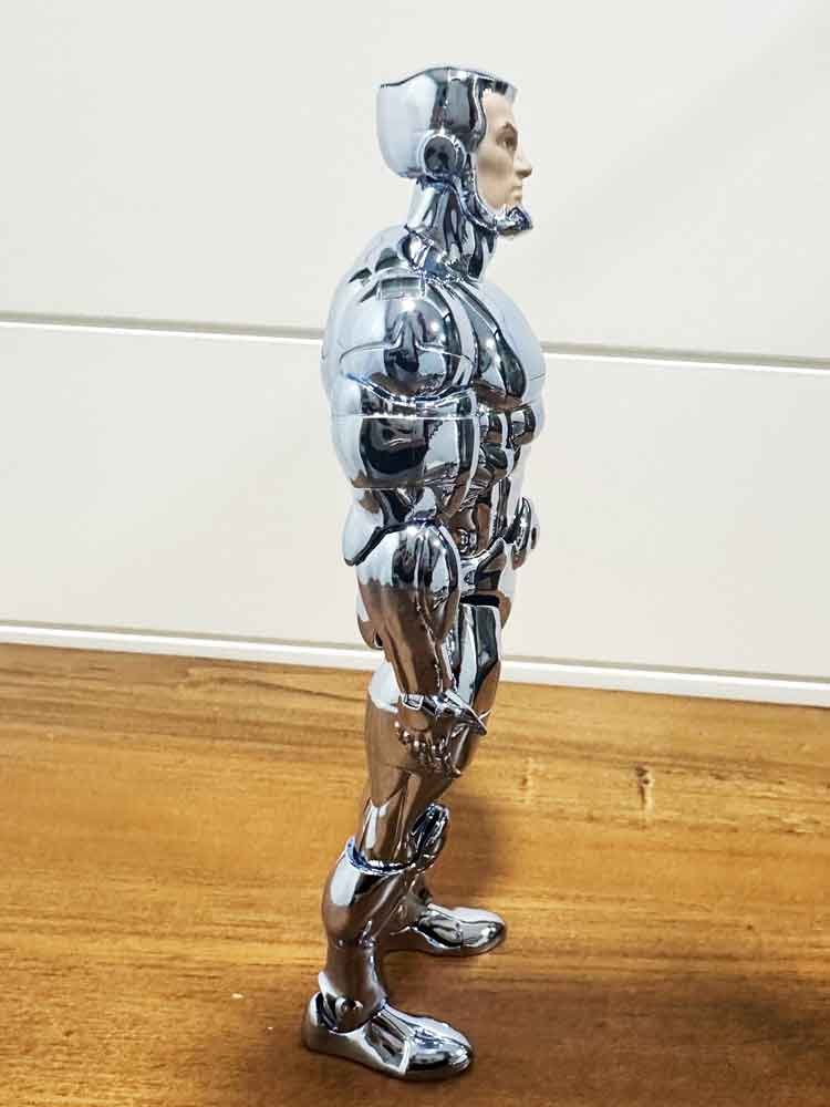 Steelwill-Vac-Metal-Silverhawks-Super7-Ultimates-IH-right