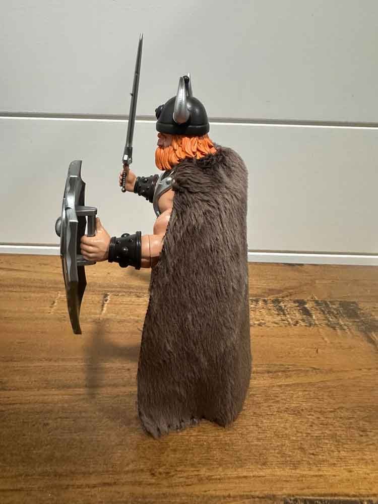 Huk-Warriors-of-the-Galaxy-IH-Formo-Toys-left