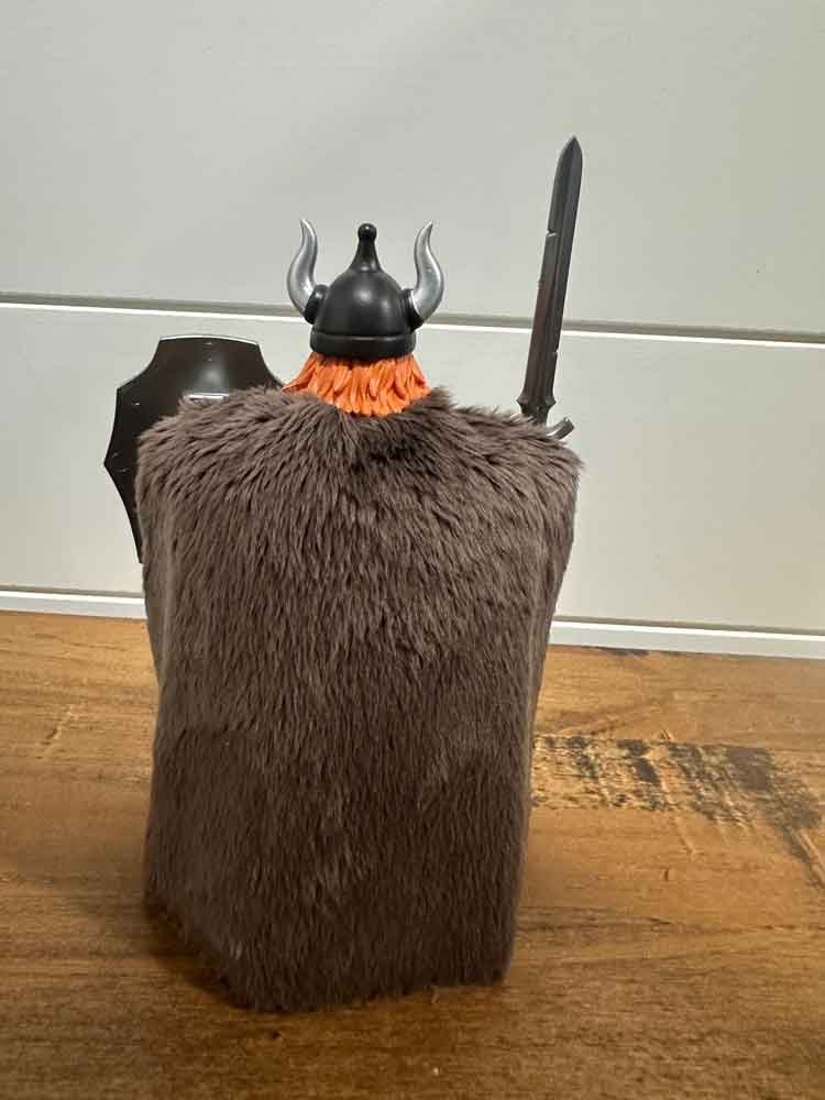 Huk-Warriors-of-the-Galaxy-IH-Formo-Toys-rear