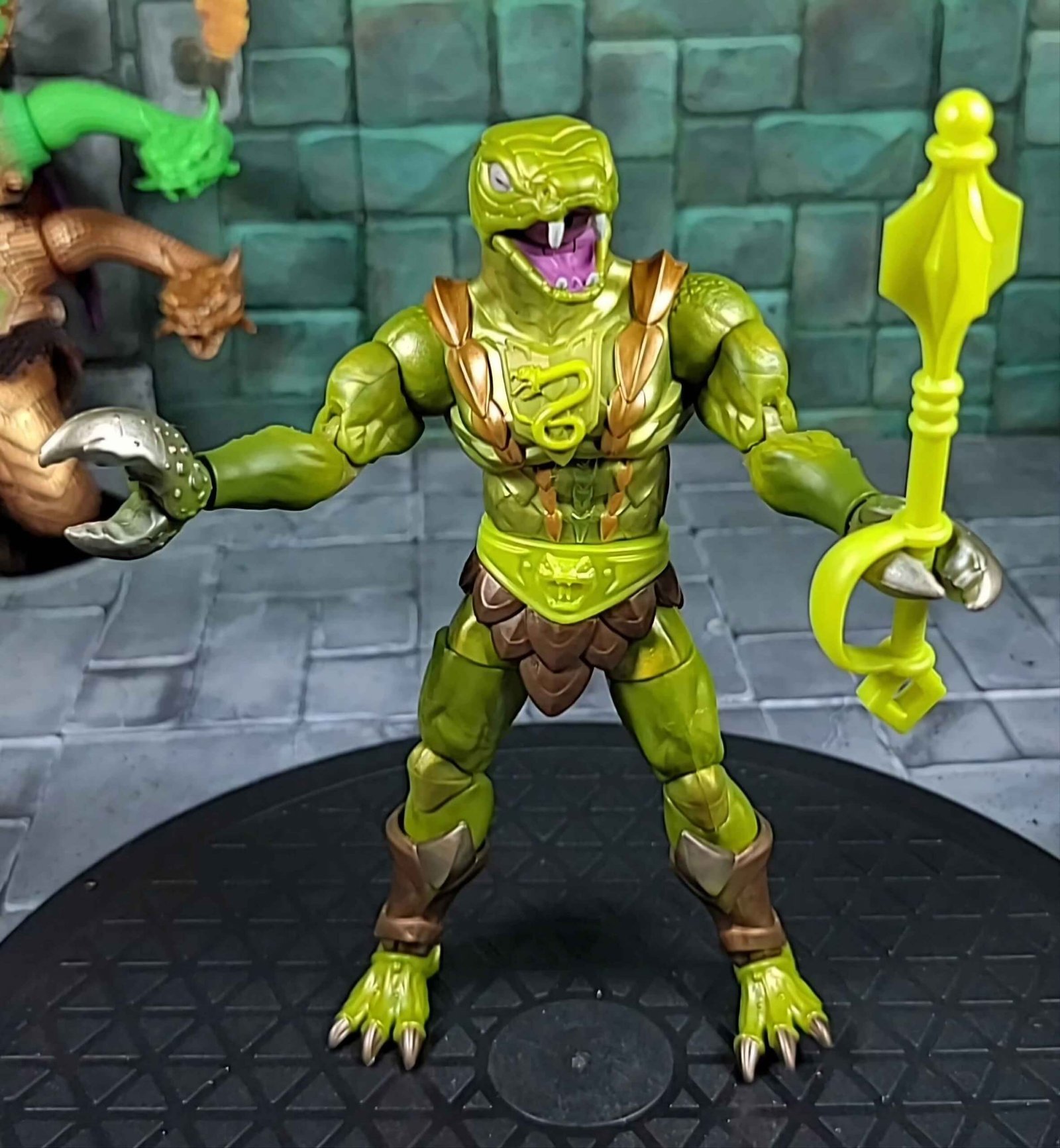 Masterverse-New-Eternia-Kobra-Khan-1