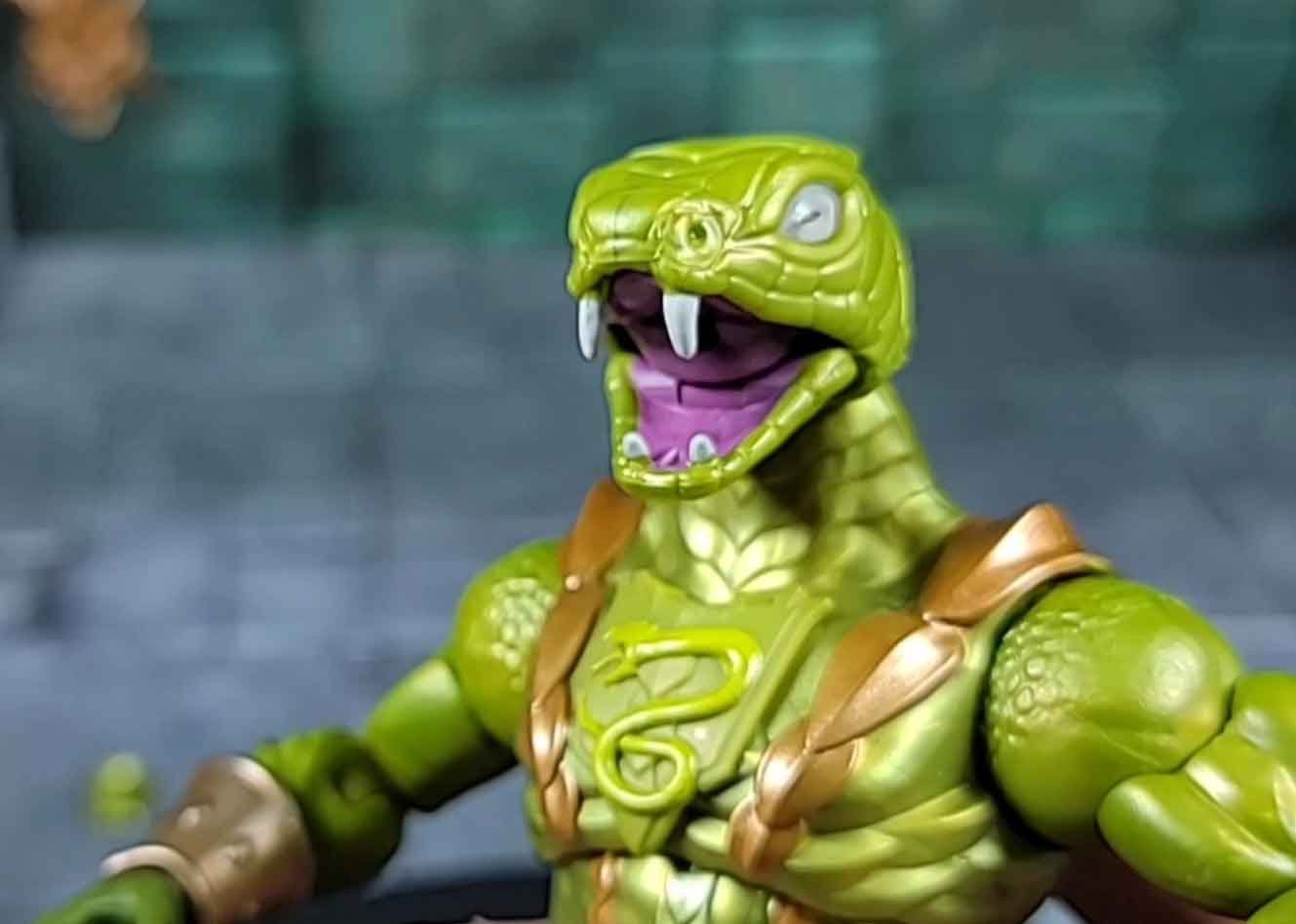 Masterverse-New-Eternia-Kobra-Khan-4