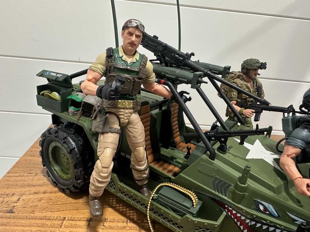 AWE-Striker-GI-Joe-Classified-IH-Action-Pose-11