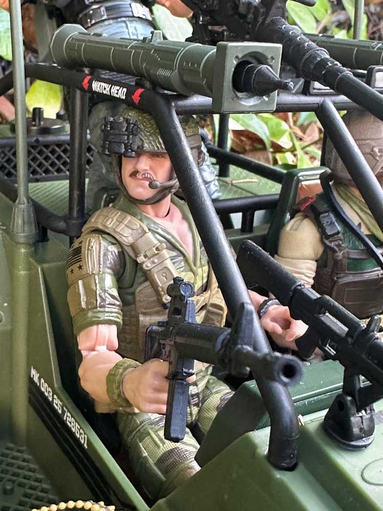 AWE-Striker-GI-Joe-Classified-IH-Action-Pose-7