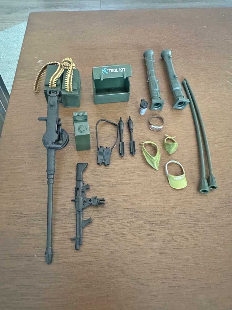 AWE-Striker-GI-Joe-Classified-IH-Box-accessories