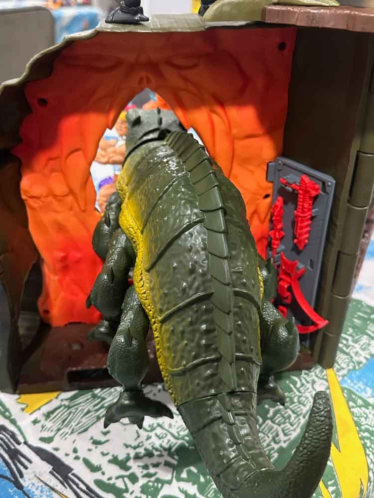 MOTU-Origins-Fright-Zone-Playset-IH-16