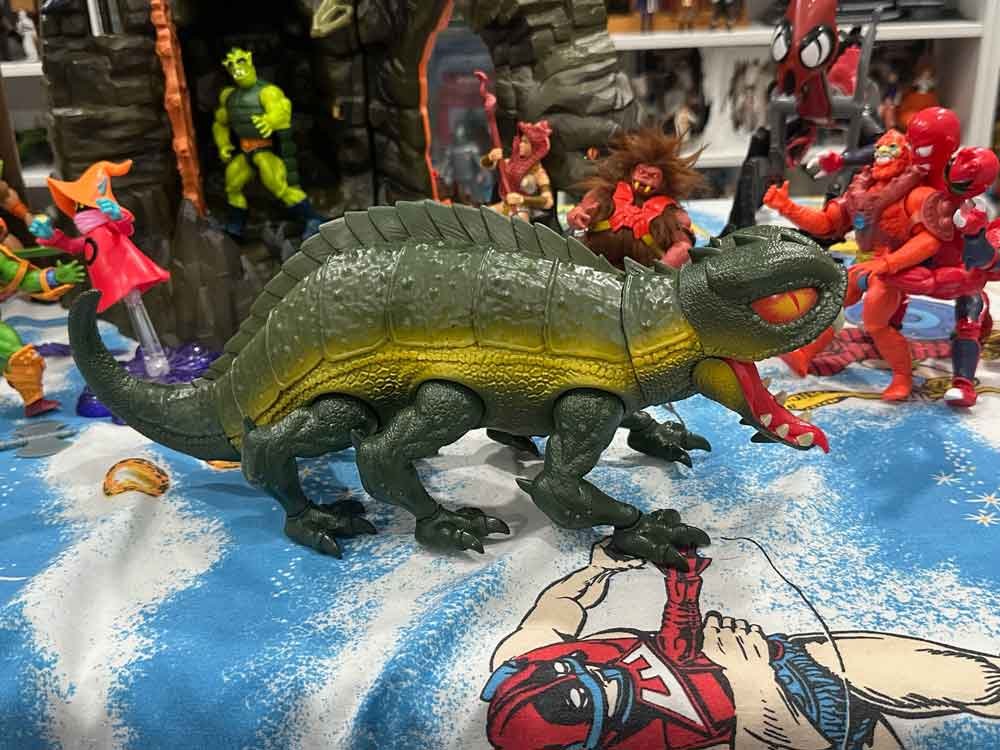 MOTU-Origins-Fright-Zone-Playset-IH-29