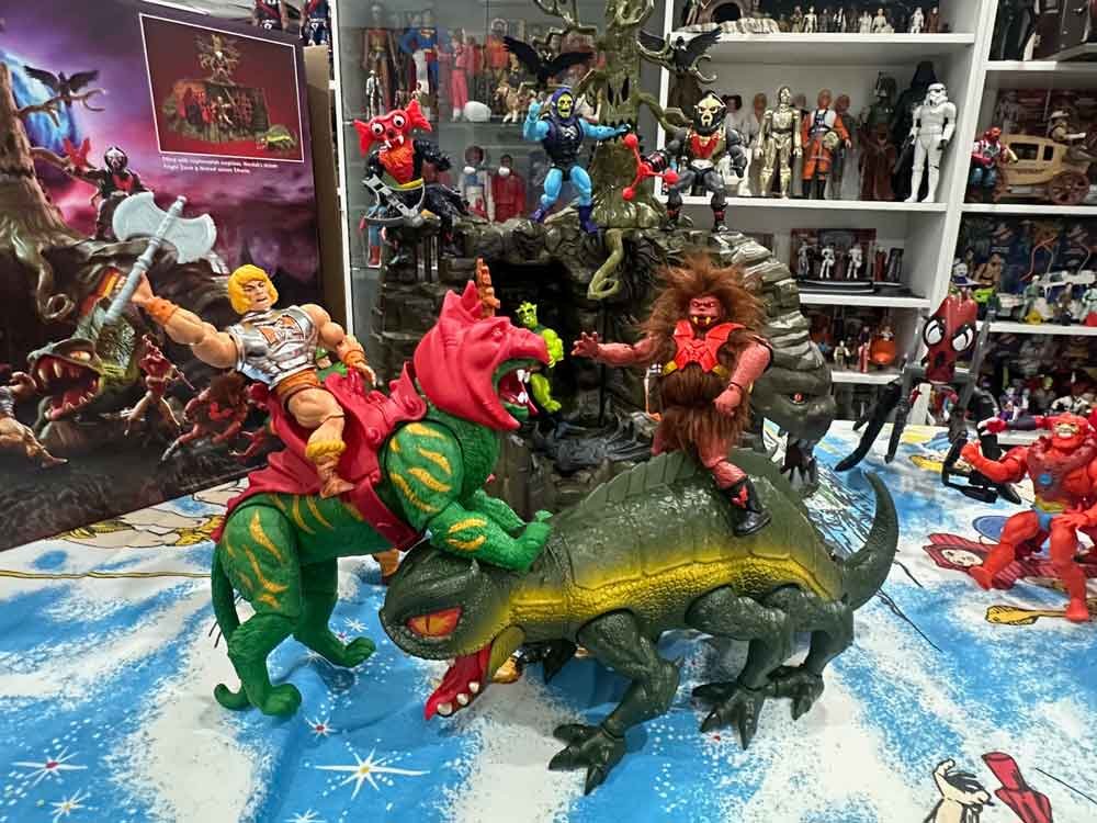 MOTU-Origins-Fright-Zone-Playset-IH-32