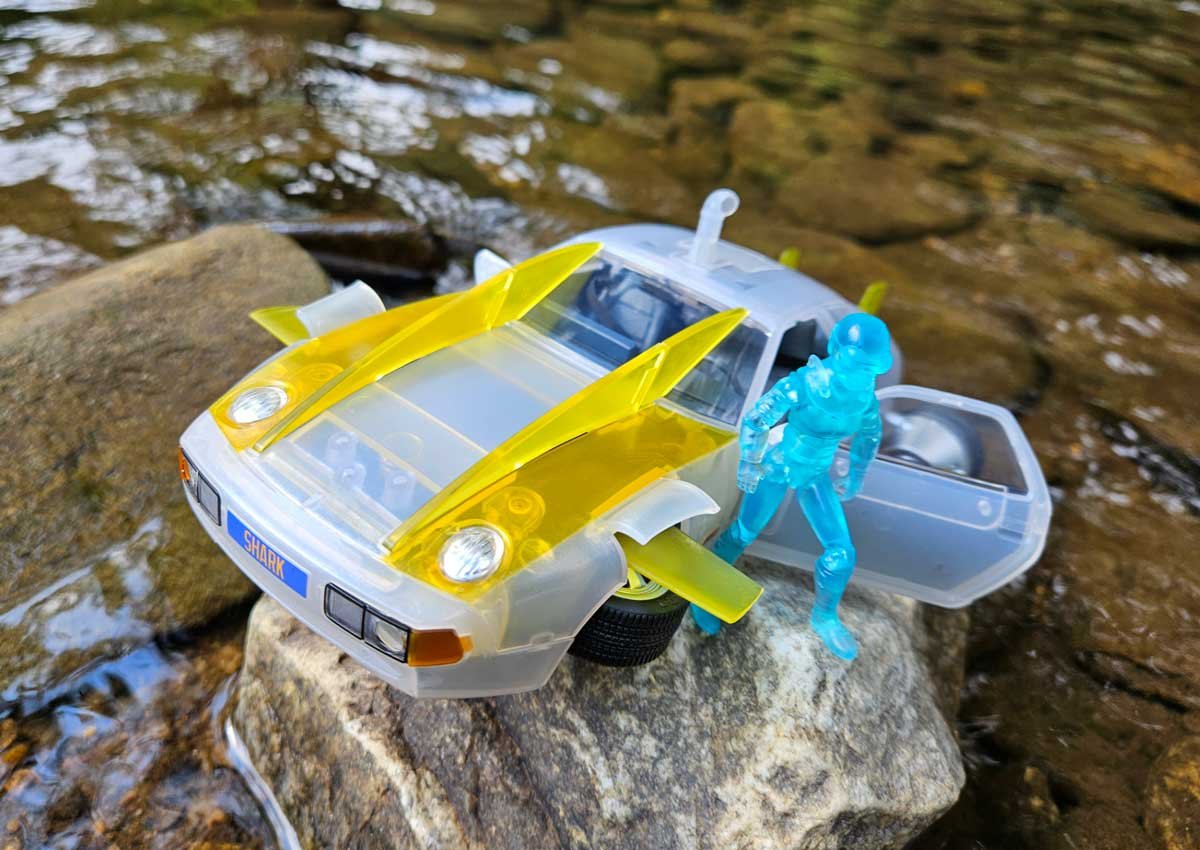 Ramen-Toy-MAKINA-LABS-The-Shark-Clear-NYCC-2025-Exclusive-2