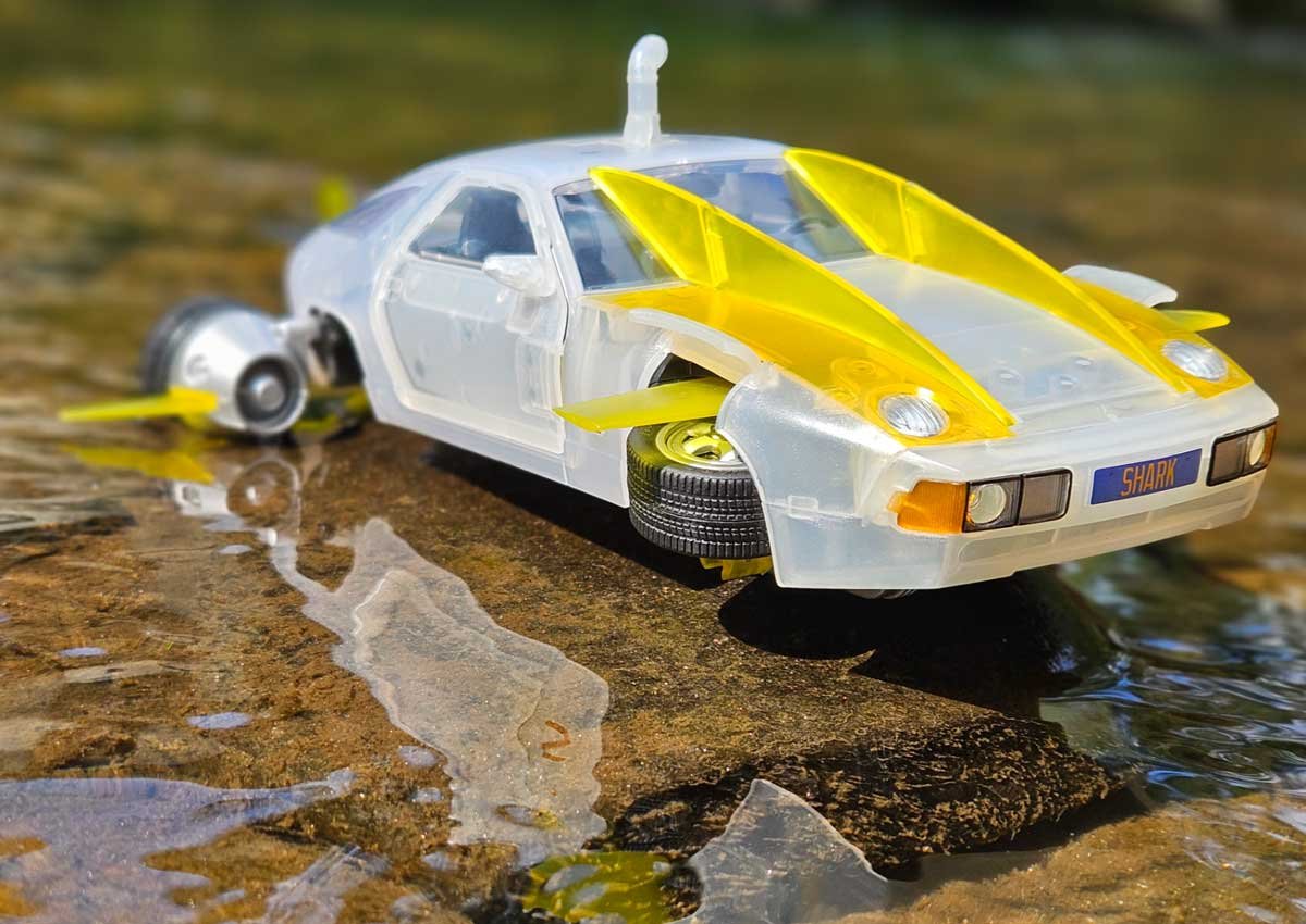 Ramen-Toy-MAKINA-LABS-The-Shark-Clear-NYCC-2025-Exclusive-3