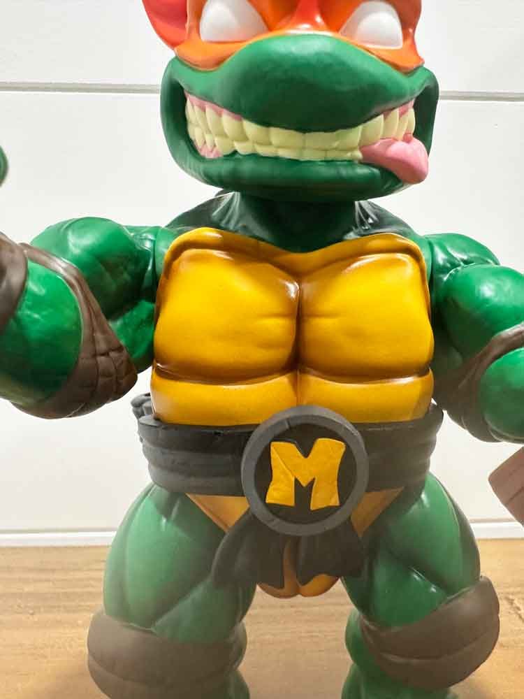 TMNT-Mondo-Soft-Vinyl-Michealangelo-body