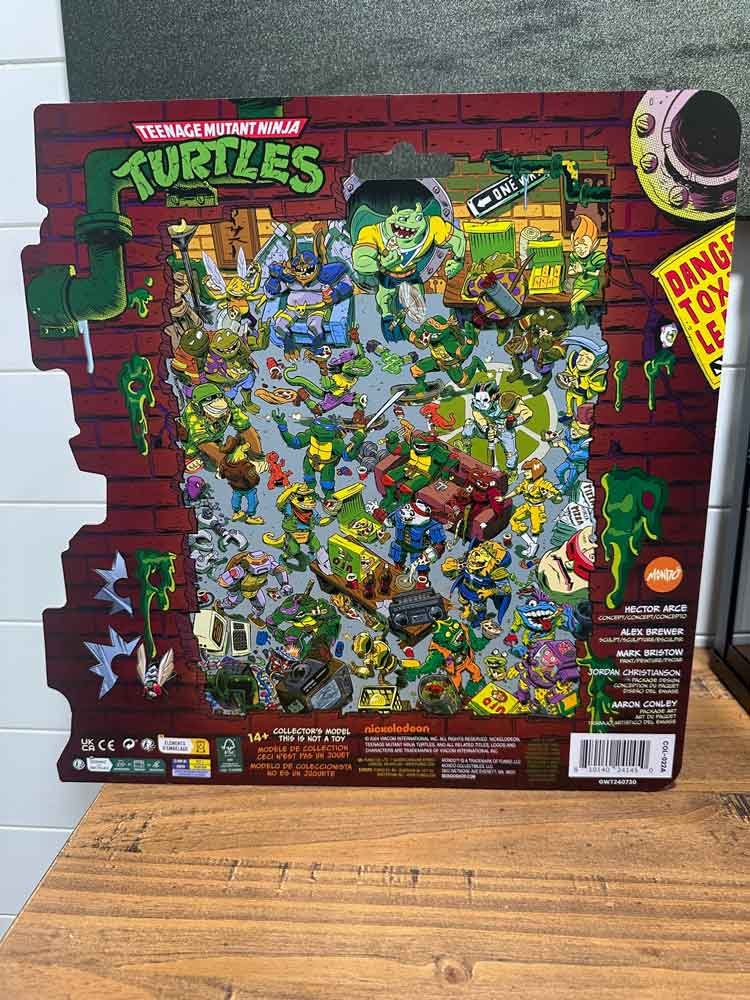 TMNT-Mondo-Soft-Vinyl-Michealangelo-package-rear