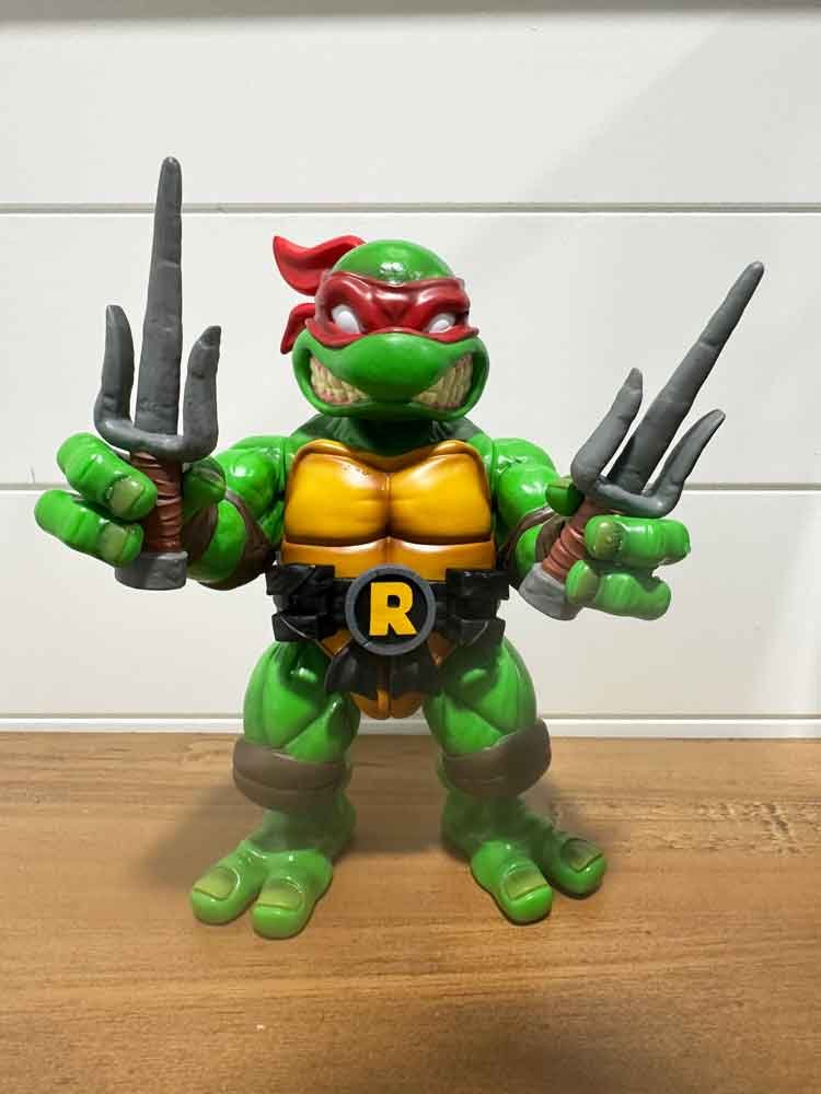 TMNT-Mondo-Soft-Vinyl-Raphael-front-1