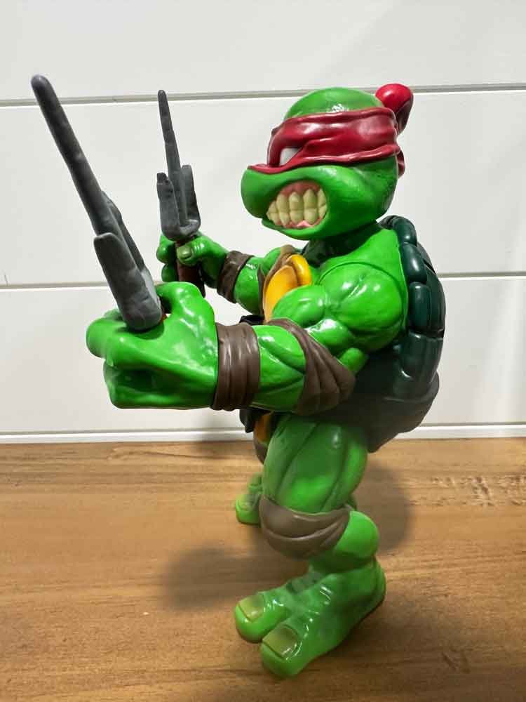 TMNT-Mondo-Soft-Vinyl-Raphael-left
