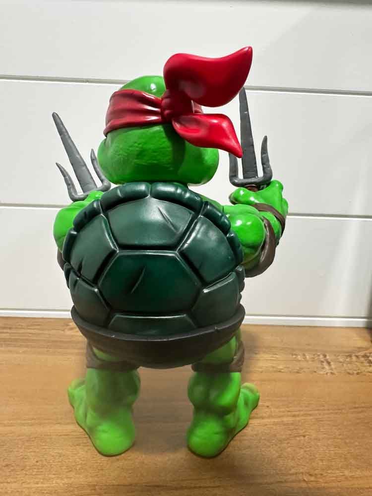 TMNT-Mondo-Soft-Vinyl-Raphael-rear