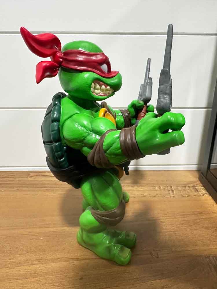 TMNT-Mondo-Soft-Vinyl-Raphael-right