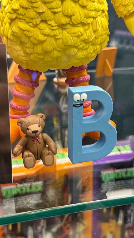 Big-Bird-NYCC-2025-NECA-Booth-Sesame-Street-3