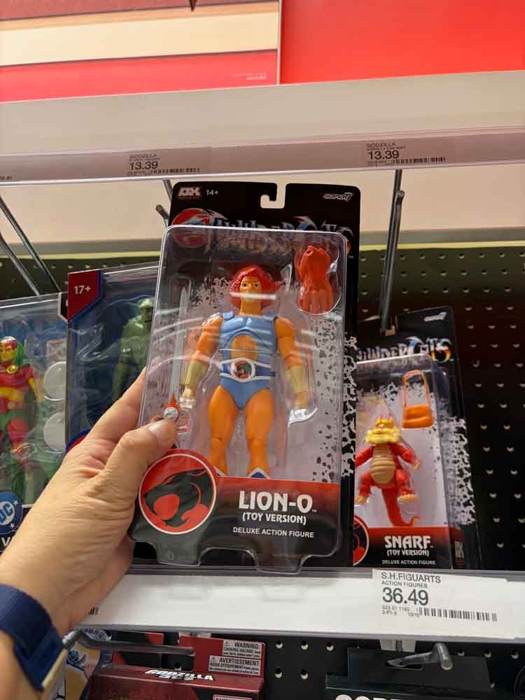 Lion-O-Super7-Deluxe-Toy-Version-in-store-2