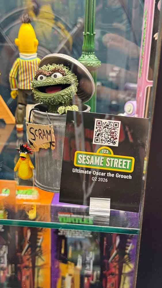 Oscar-The-Grouch-NYCC-2025-NECA-Booth-Sesame-Street-2