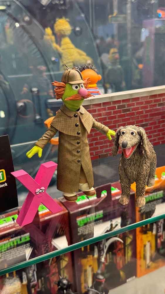 Sherlock-Helmlock-NYCC-2025-NECA-Booth-Sesame-Street-3