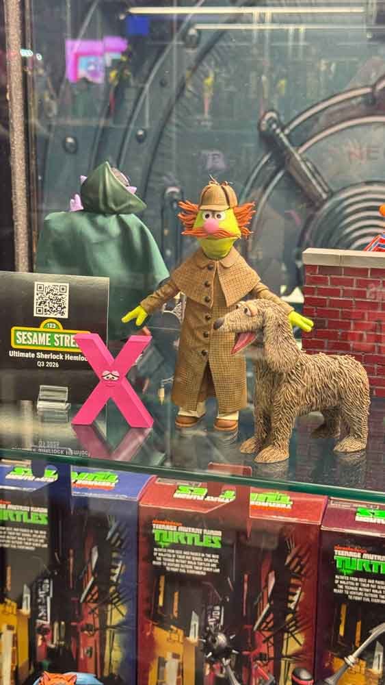 Sherlock-Helmlock-NYCC-2025-NECA-Booth-Sesame-Street-5