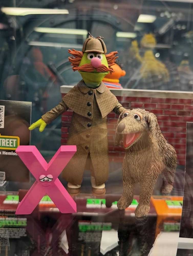 Sherlock-Helmlock-NYCC-2025-NECA-Booth-Sesame-Street