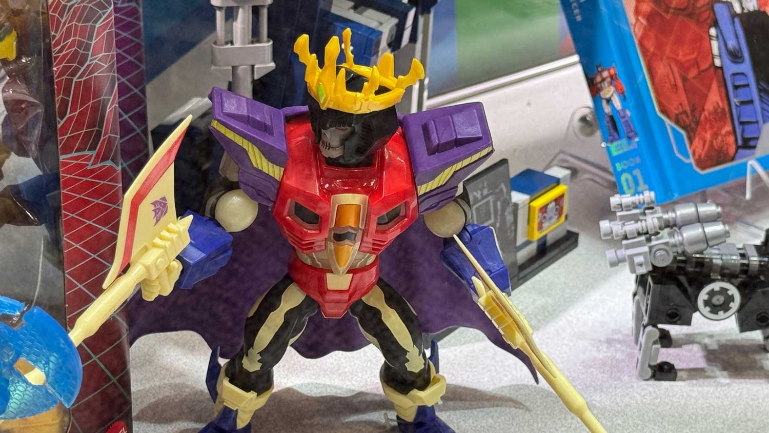 Starscream-Armor-Scareglow-NYCC-2025-Booth-3