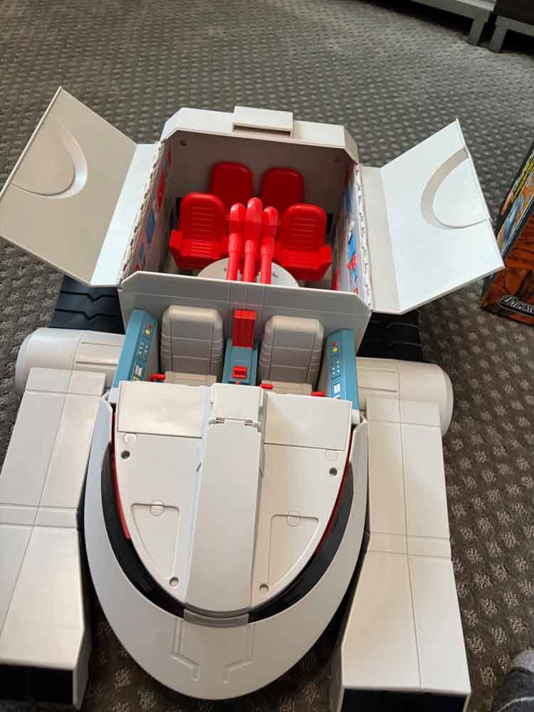 Super7-ThunderTank-Toy-Version-interior-top