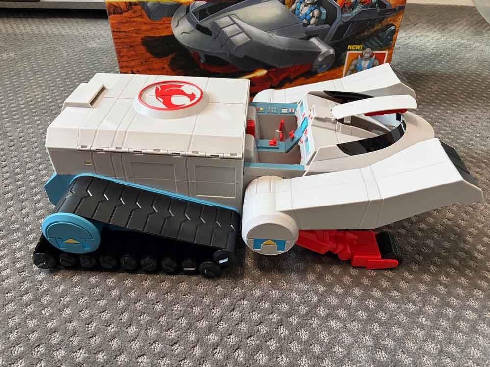 Super7-ThunderTank-Toy-Version-right