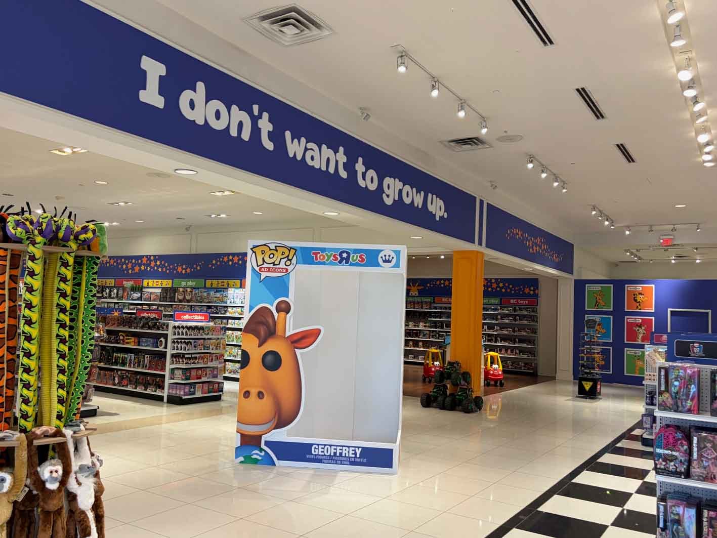 Toys-R-Us-Grand-Opening-Camarillo-CA-13