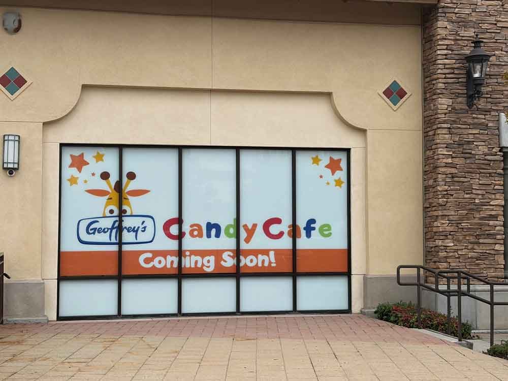 Toys-R-Us-Grand-Opening-Camarillo-CA-7