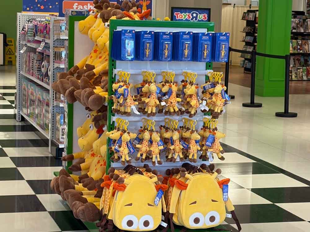 Toys-R-Us-Grand-Opening-Camarillo-CA-8