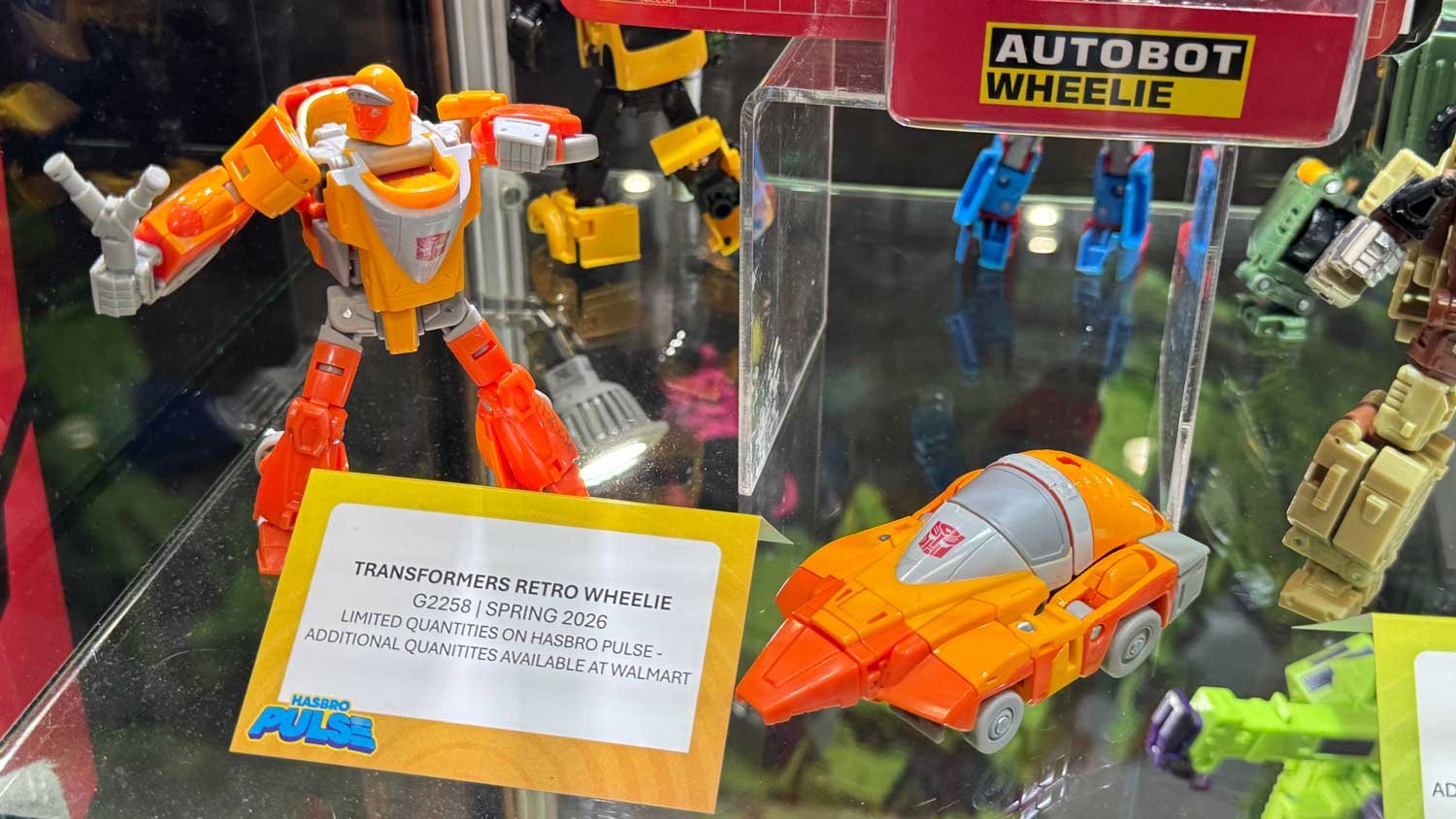 Transformers-NYCC-2025-Booth-Images-10